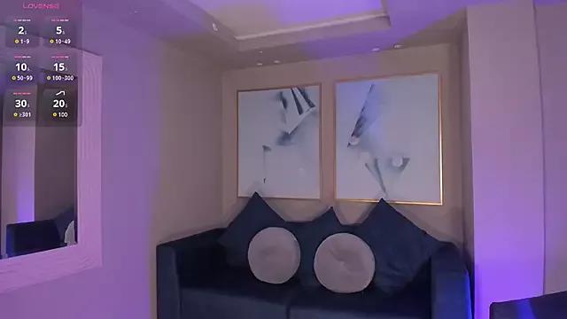 Try our streaming cams variety and talk on a personal level with our adorable girls streamers, showing off their bountiful shapes and dildos.