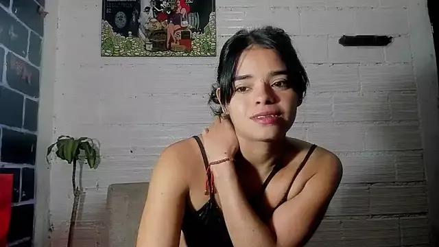sarasandle from StripChat