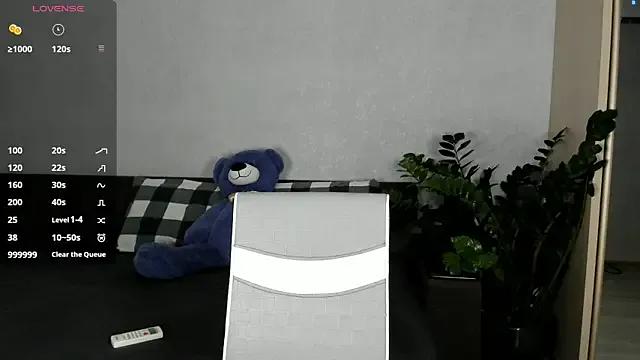 SaraShine_ from StripChat is Freechat