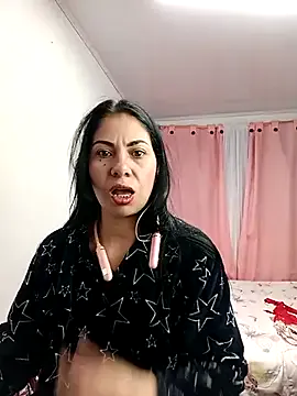 sarasol22 on StripChat 