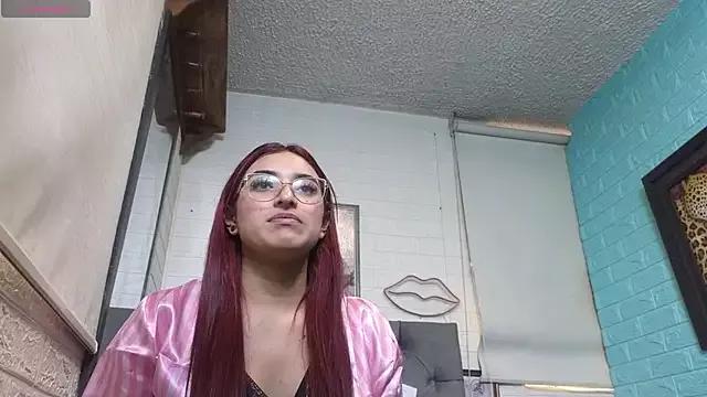 SaraTrump from StripChat