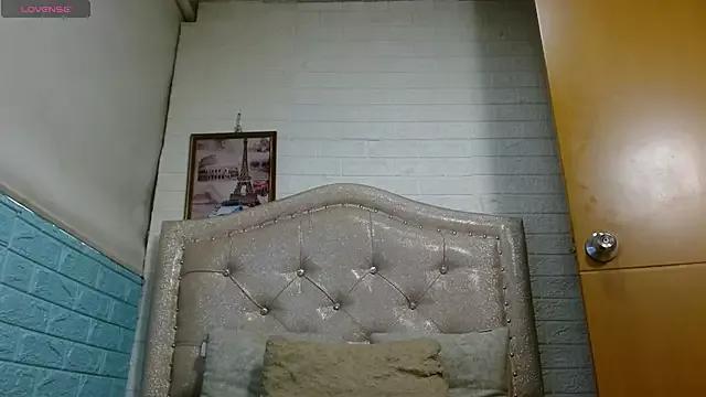 SaraTrump from StripChat