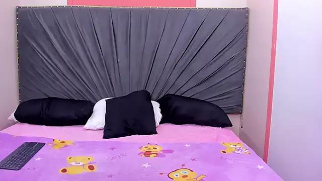 Saray_Horney from StripChat is Freechat