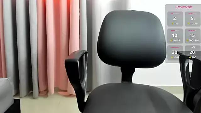 Try our streaming cams variety and talk on a personal level with our adorable girls streamers, showing off their bountiful shapes and dildos.