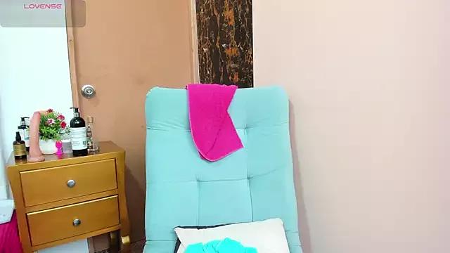 Try our streaming cams variety and talk on a personal level with our adorable girls streamers, showing off their bountiful shapes and dildos.