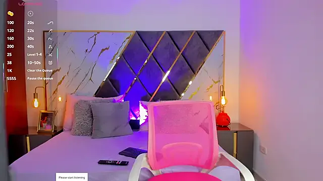 sarayofficial from StripChat is Freechat