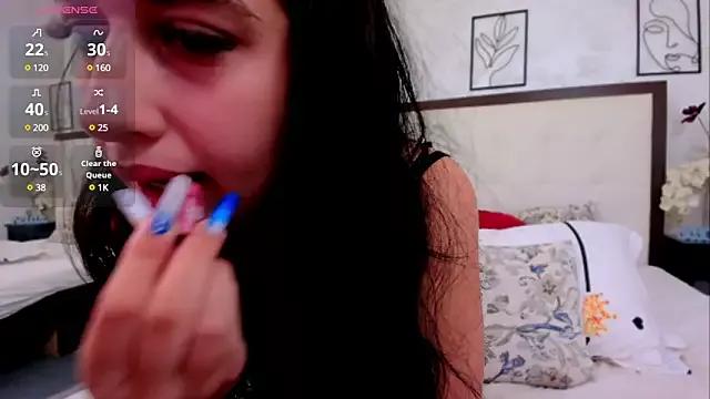 SarraRay from StripChat