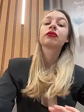 SashaCatt from StripChat is Freechat