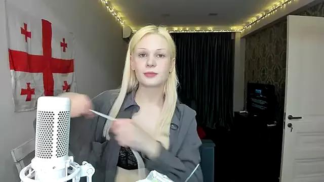 sashakiss99 from StripChat