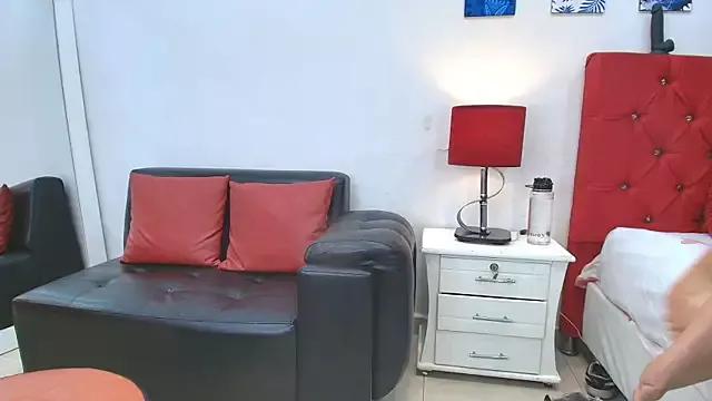SashaPalmeraa from StripChat is Freechat