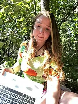 sashapulse from StripChat is Freechat