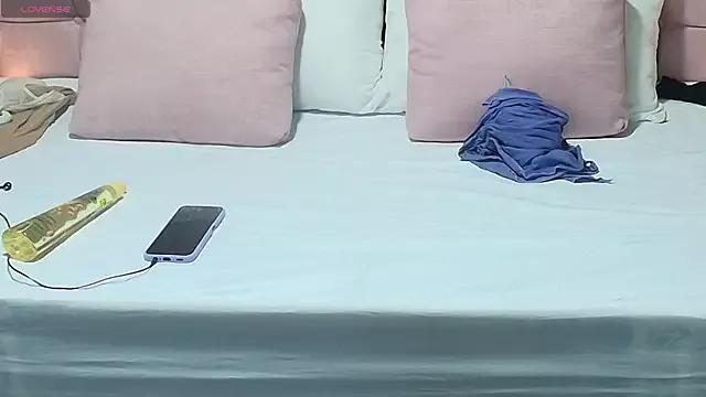 SashaRosee_ from StripChat is Freechat
