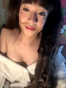 SassyLaurier from StripChat