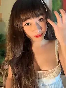 SassyLaurier from StripChat is Freechat
