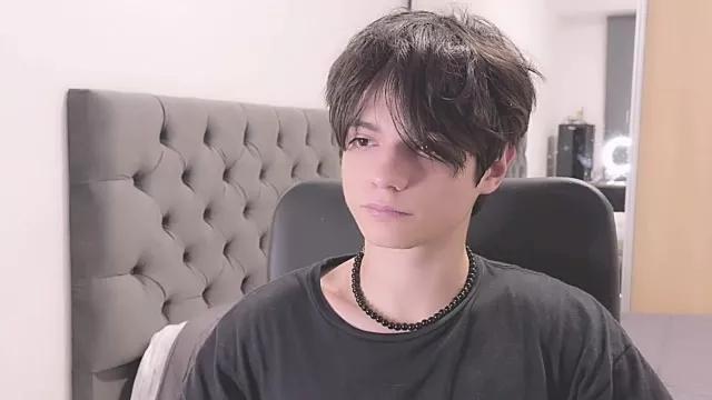 SasukeUhchiaa from StripChat