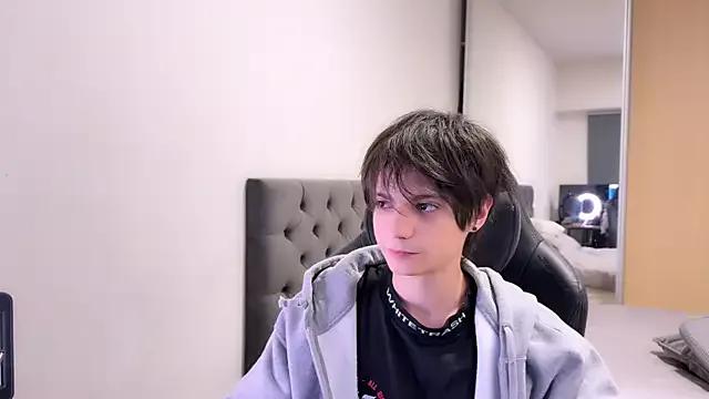 SasukeUhchiaa from StripChat