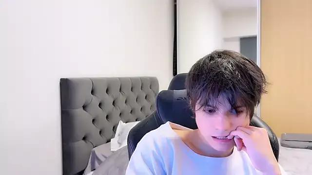 SasukeUhchiaa from StripChat