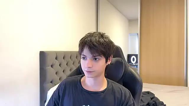 SasukeUhchiaa from StripChat