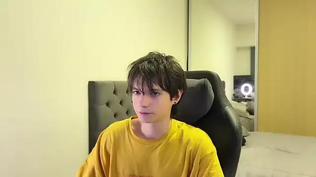 SasukeUhchiaa from StripChat