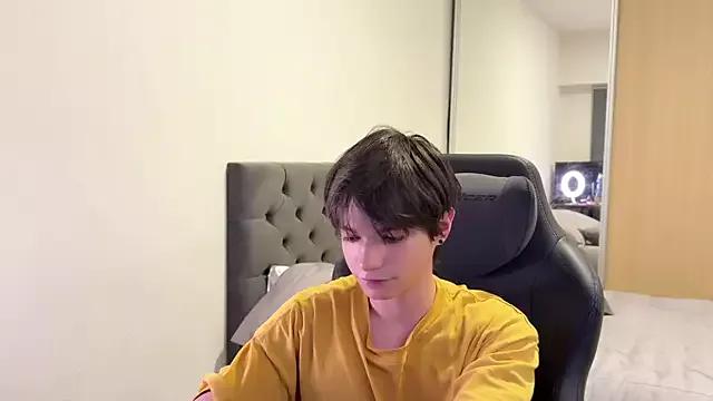 SasukeUhchiaa from StripChat