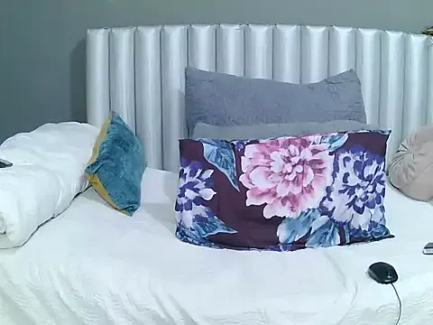 SavageHoney on StripChat 