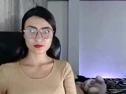 SavannaEvans001 from StripChat
