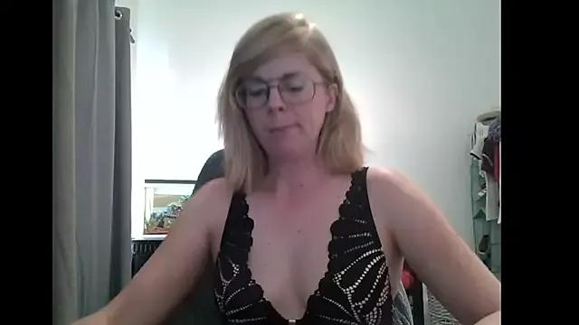 SavannaGirly from StripChat
