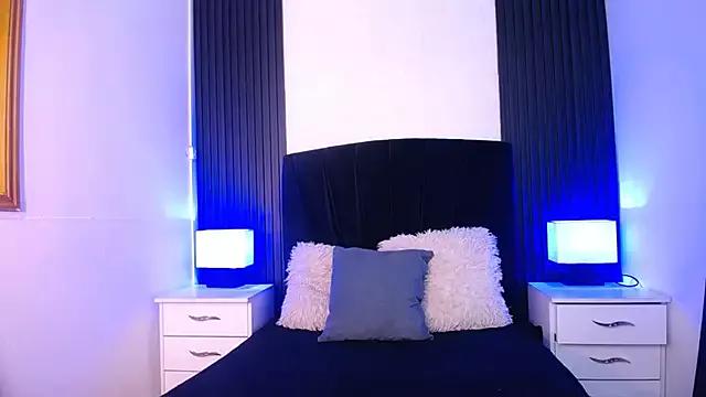savannah_williams from StripChat is Freechat