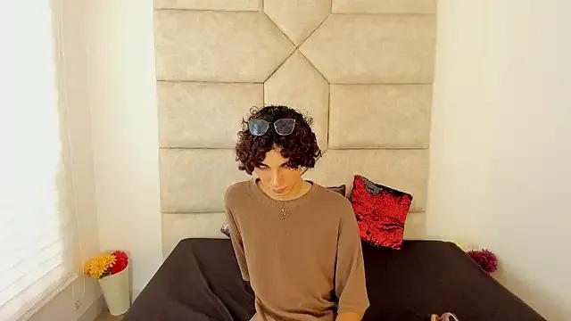 Scaarlett_22_ from StripChat