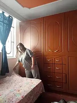 SCARLET-20 from StripChat is Freechat
