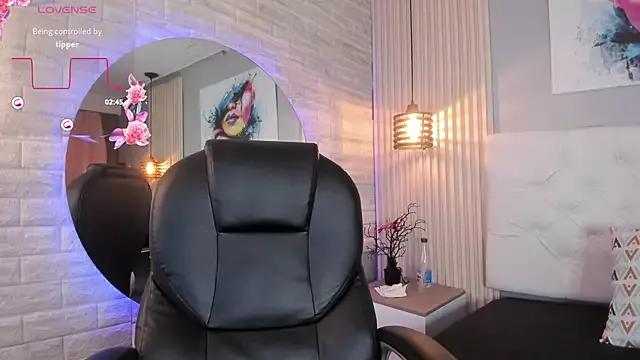 Try our streaming cams variety and talk on a personal level with our adorable girls streamers, showing off their bountiful shapes and dildos.