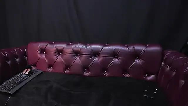 Scarlett_14_ from StripChat