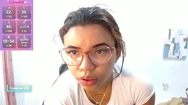 scarlett_enjoy1 from StripChat is Freechat