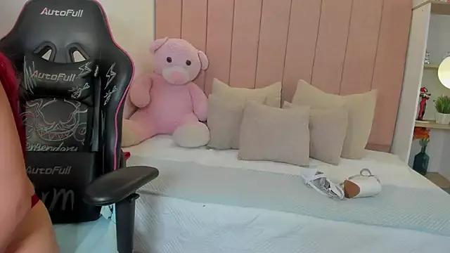 scarlett_flamee from StripChat is Freechat