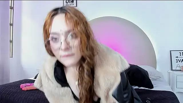 scarlett_roousse from StripChat is Freechat