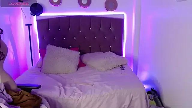scarlett_widow_ from StripChat is Freechat