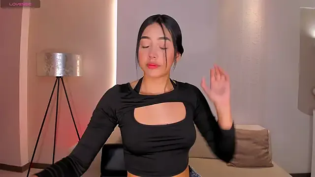 ScarlettBlaze_ from StripChat is Freechat