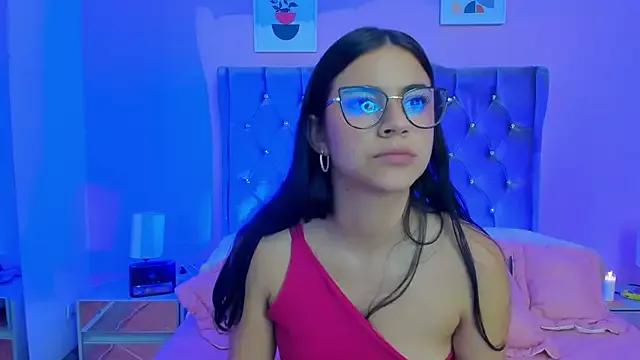 ScarlettMadiiiii from StripChat is Freechat
