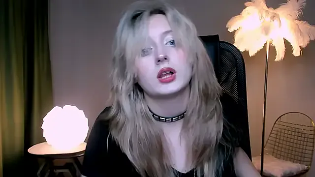 ScarlettScril from StripChat is Freechat