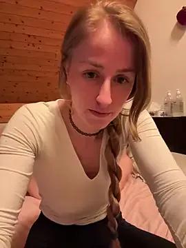 secret-sara from StripChat is Freechat