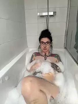 SeductiveScarlett25XX from StripChat is Freechat