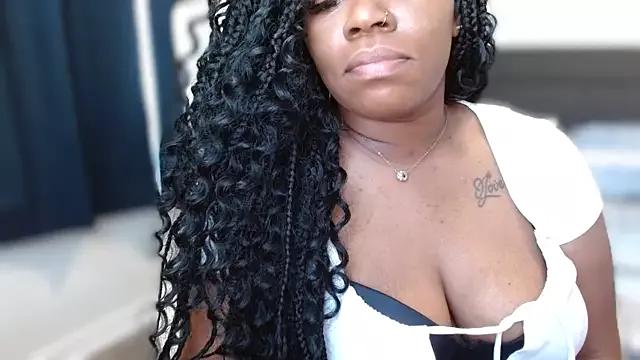 selena42 from StripChat is Freechat