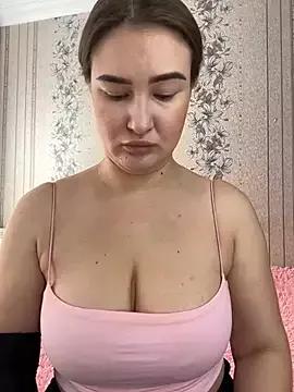 SelenaBigTits from StripChat