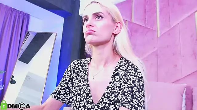 SelenaDaze from StripChat is Freechat