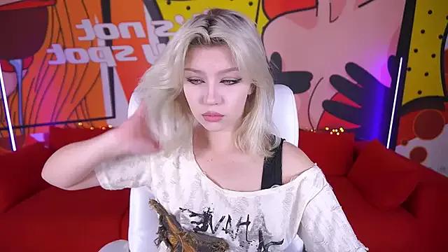 SelenaIris from StripChat is Freechat