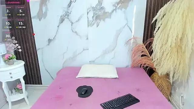 Try our streaming cams variety and talk on a personal level with our adorable girls streamers, showing off their bountiful shapes and dildos.