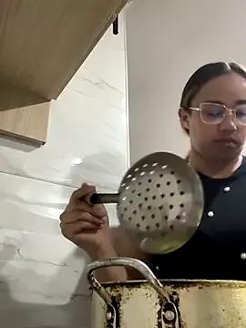 SelenaRojas from StripChat is Freechat