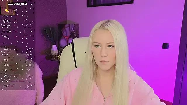 Try our streaming cams variety and talk on a personal level with our adorable girls streamers, showing off their bountiful shapes and dildos.