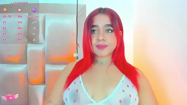 SeleneMiiller from StripChat