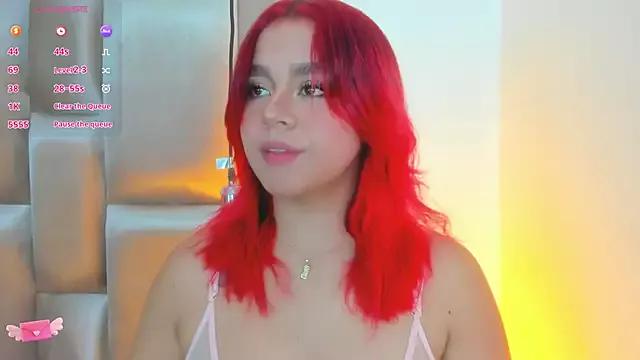 SeleneMiiller from StripChat